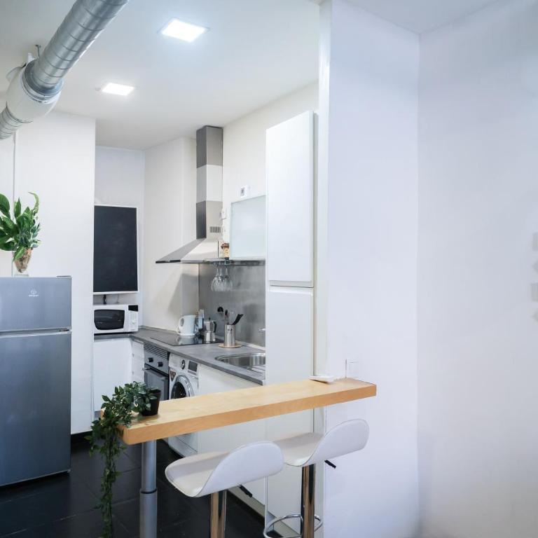 Apartamento Palacio Real de Madrid, histórico - Two-Bedroom Apartment - 7