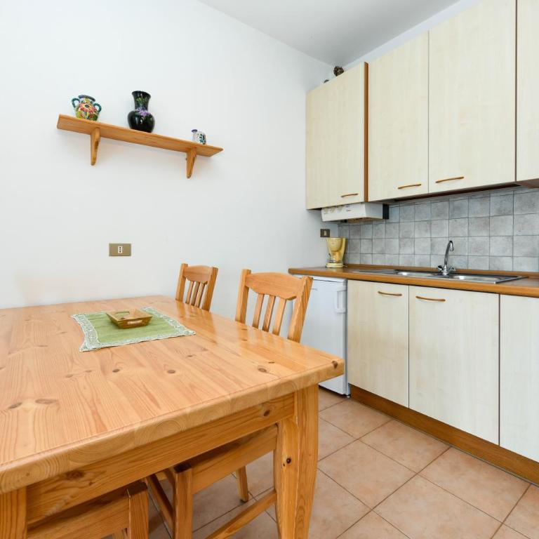 Residence Altogarda - Appartamento con 1 Camera da Letto e Vista Lago - 1