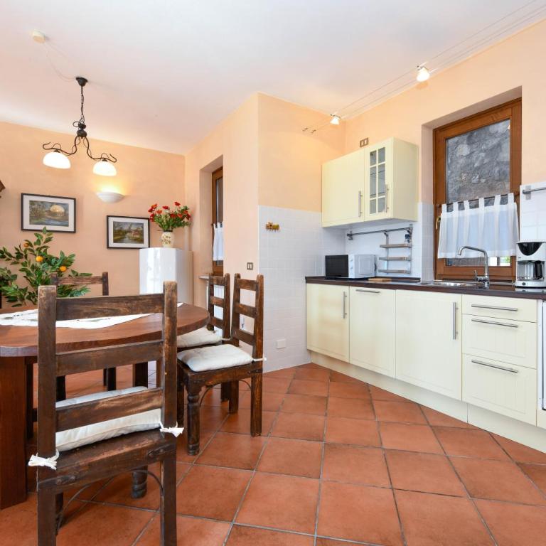 Residence Altogarda - Appartamento Premium con 2 Camere da Letto e Giardino - 5