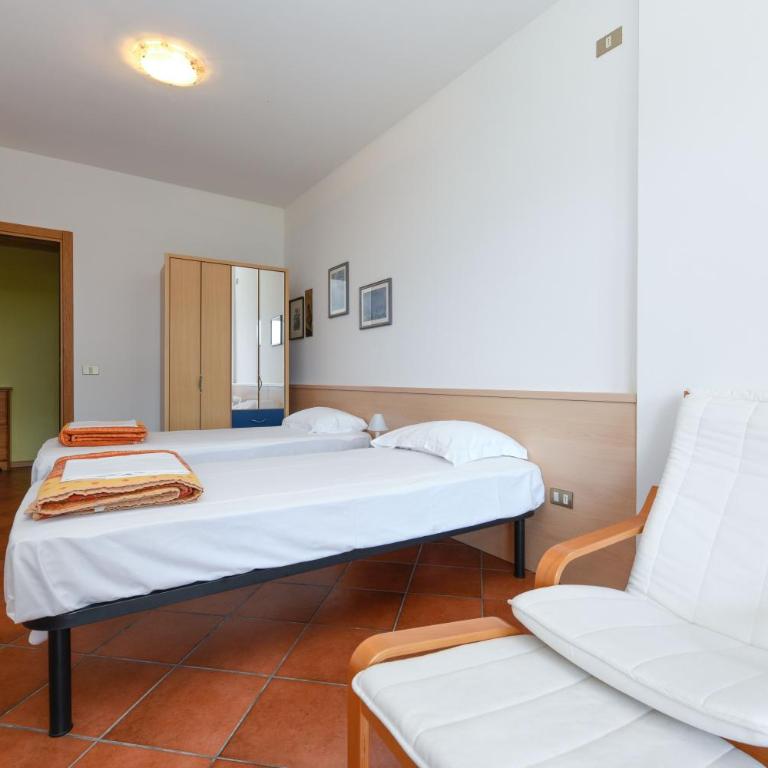 Residence Altogarda - Appartamento Premium con 2 Camere da Letto e Giardino - 16