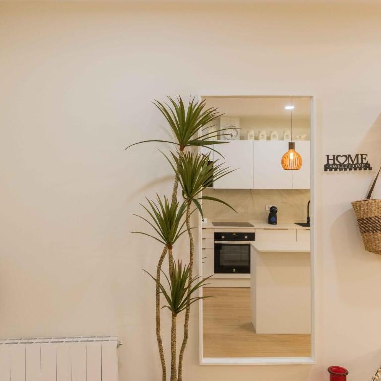 Bilbao Chic Barrena Old Town - Two-Bedroom Apartment - 38