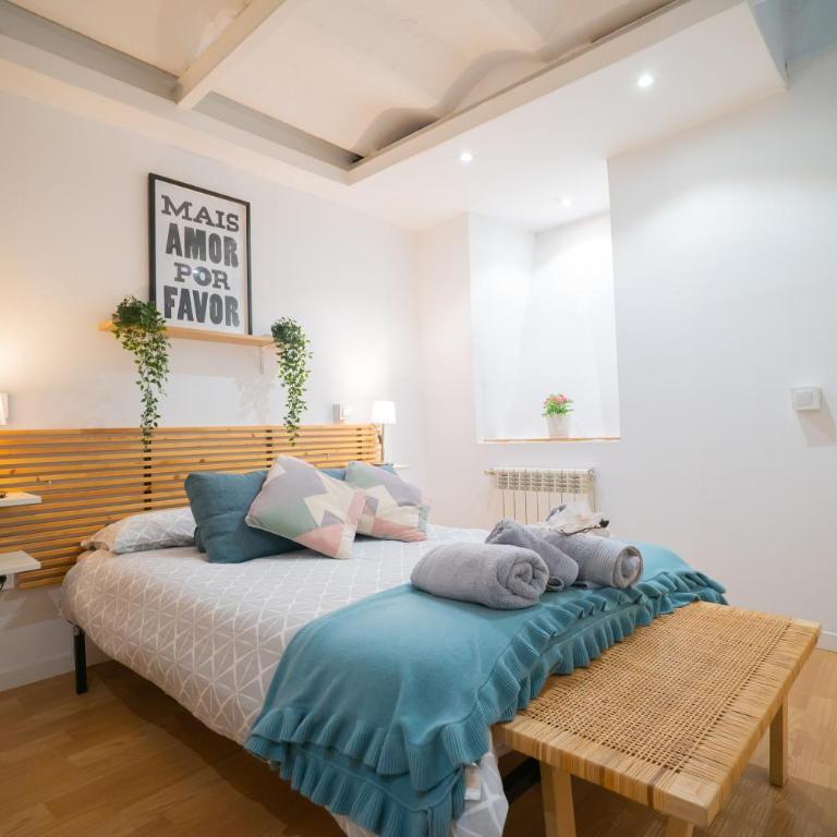 Apartamento Palacio Real de Madrid, histórico - Two-Bedroom Apartment - 13