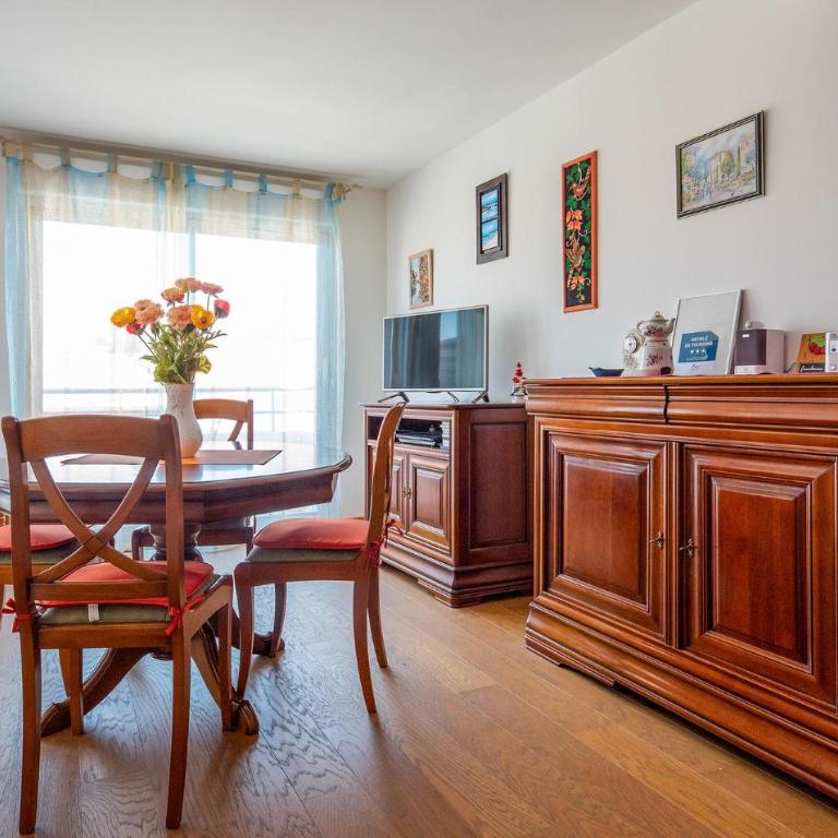 Awesome Apartment In Royan With Wifi - Appartamento con 1 Camera da Letto - 3