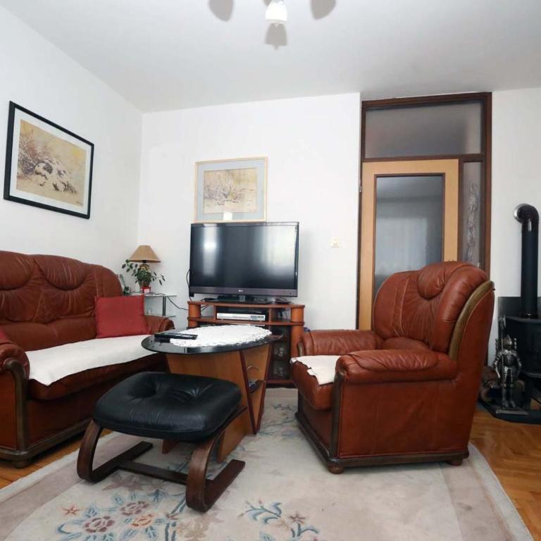 Snowball - Three-Bedroom Apartment - 5