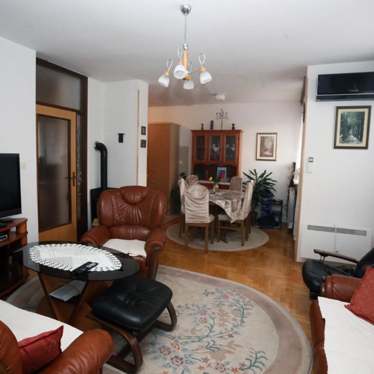 Snowball - Three-Bedroom Apartment - 18