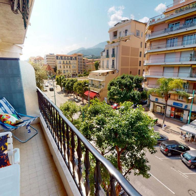 Agréable 2P moderne en centre-ville proche mer avec balcon - FR-1-196-333 - Appartement - 1