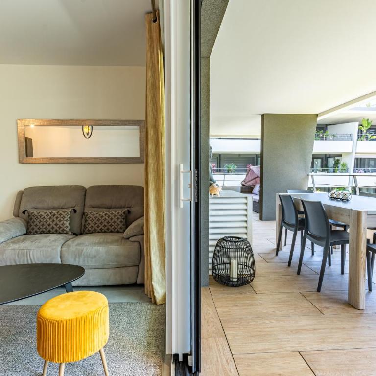 Appartement climatisé les pieds dans l'eau pour 6 personnes avec 1 suite parentale, 1 chambre double et 1 mini chambre Piscine sur le toit clim garage - Appartement 3 Chambres - 57
