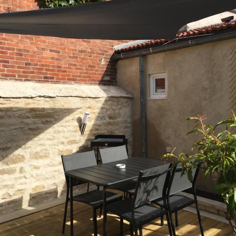 Petite maisonnette cosy et pleine de charme située à proximité du centre-ville - Maison 1 Chambre - 6