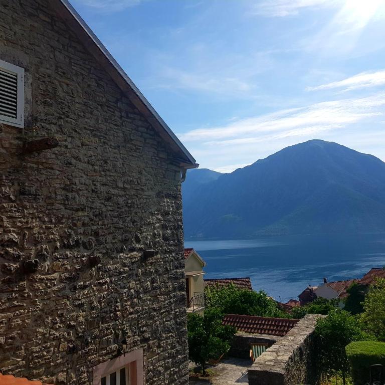 Guest House Maza - Five-Bedroom House - 8