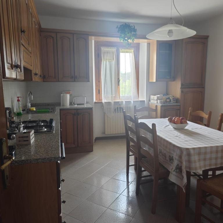 Charlie's Home Arezzo-Appartamento-B&B Arezzo con Parcheggio privato- Arezzo Città del Natale 2023 - Centro Arezzo Fiere e Congressi- Mercatini Natale Arezzo Casa di Babbo Natale e Villaggio Tirolese 2023 - Appartamento con 3 Camere da Letto - 21