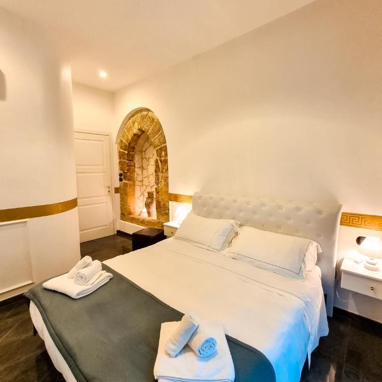 Il Casanova - Deluxe Double Room with Balcony - 11