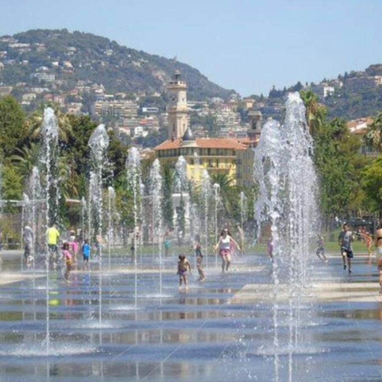 Studio à louer au cœur du Carré d or à Nice, rue Dalpozzo à 150 mètres des plages - Studio Duplex - 23