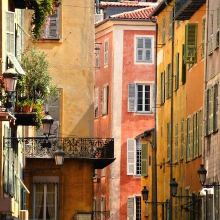 Studio à louer au cœur du Carré d or à Nice, rue Dalpozzo à 150 mètres des plages - Studio Duplex - 22