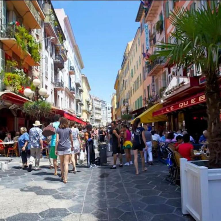 Studio à louer au cœur du Carré d or à Nice, rue Dalpozzo à 150 mètres des plages - Studio Duplex - 18