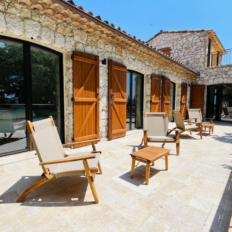 Paisible et Spacieuse Villa avec 4 suites indépendantes - Villa - 28