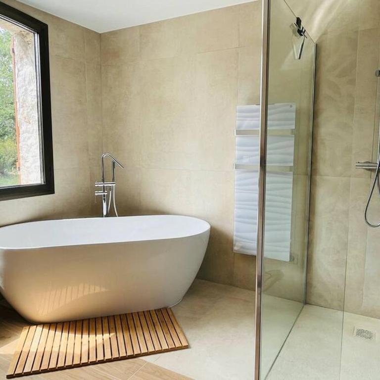 Paisible et Spacieuse Villa avec 4 suites indépendantes - Villa - 6