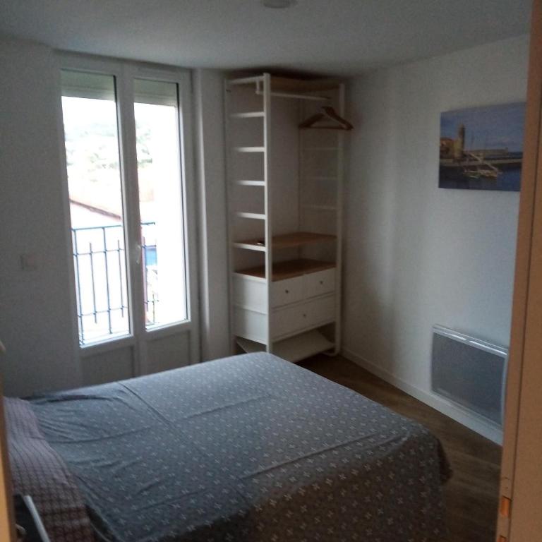 La Maison Bleue - Three-Bedroom Apartment - 8