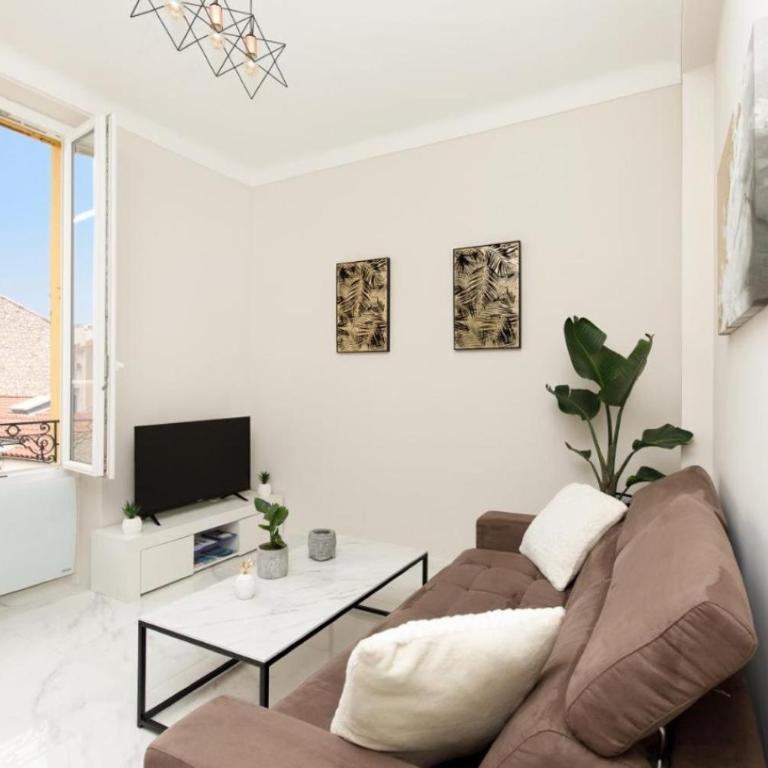 Bright and elegant renovated two rooms - Near Suquet - Appartement 1 Chambre - 4