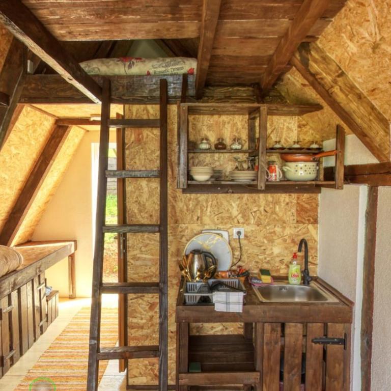 Bosnian Pyramid Glamping - Porodični Bungalov - 45