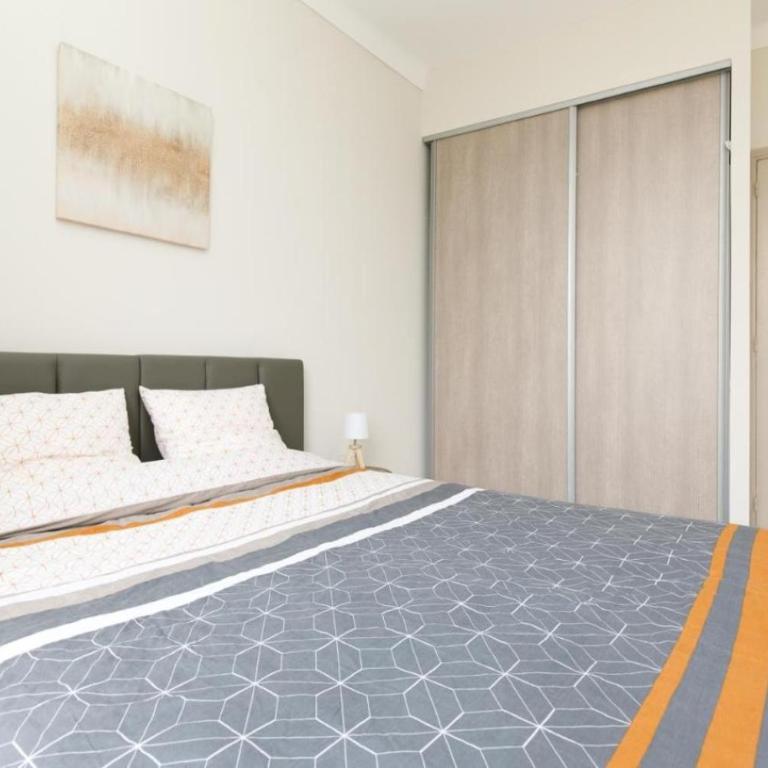 Bright and elegant renovated two rooms - Near Suquet - Appartement 1 Chambre - 12