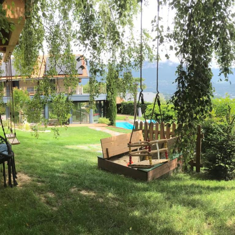 Gîte avec piscine chauffée & aires de jeux pour enfants - Maison 3 Chambres - 5