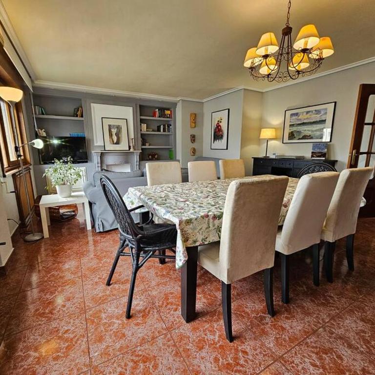 15A04 Duplex y garaje en centro by R2R Consulting - Three-Bedroom Apartment - 7