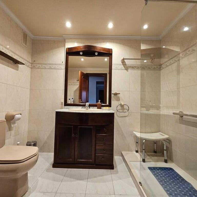 15A04 Duplex y garaje en centro by R2R Consulting - Three-Bedroom Apartment - 23