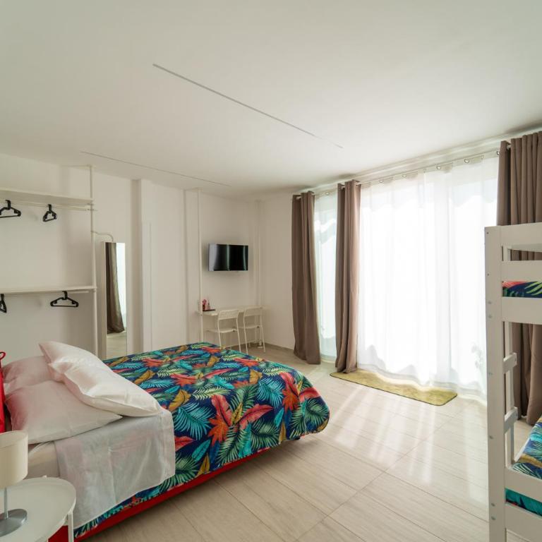 Nni Mia - Camera Familiare con Bagno Privato - 8