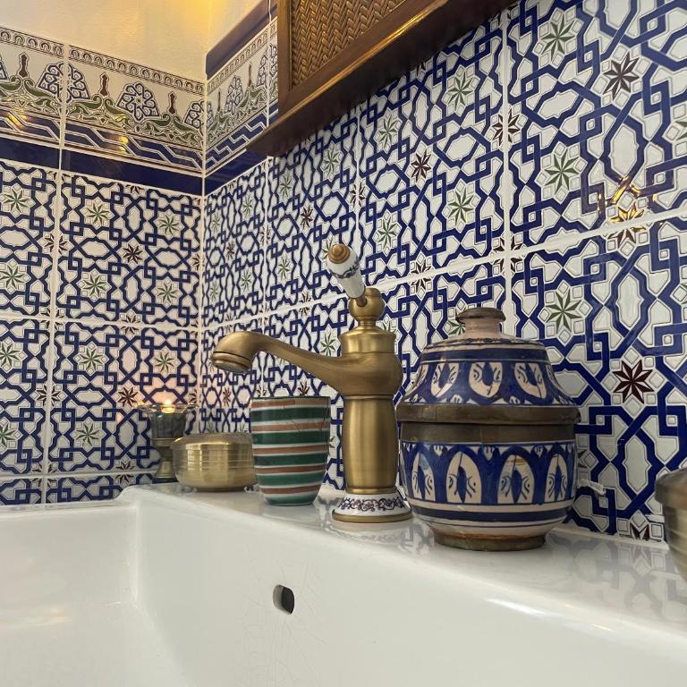 Kasbah Andaluz guest house - Habitación con vistas a la piscina - 1 cama grande - 13