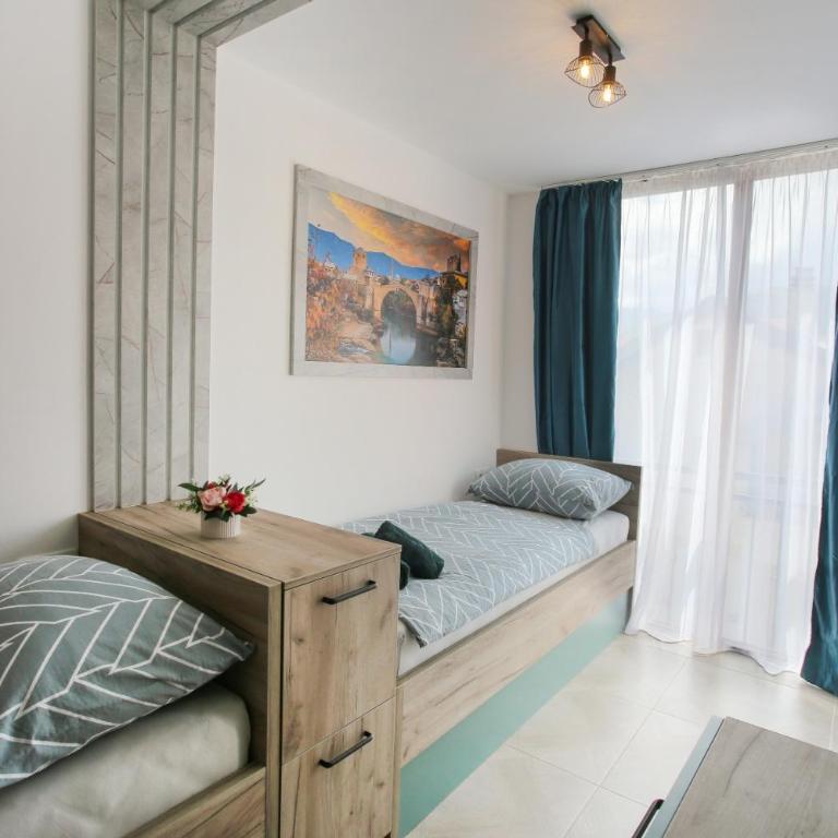 Apartments & Rooms ARCH - Quadruple Room with Balcony - 7