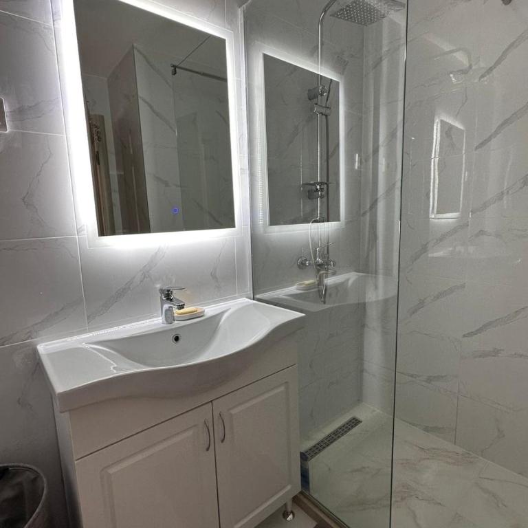 Lux studio apartment Bečići-Budva - Studio Apartman - 9
