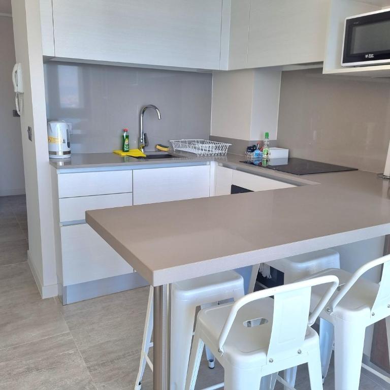 DEPARTAMENTO CON VISTA DESPEJADA AL MAR - Apartamento de 2 dormitorios - 11