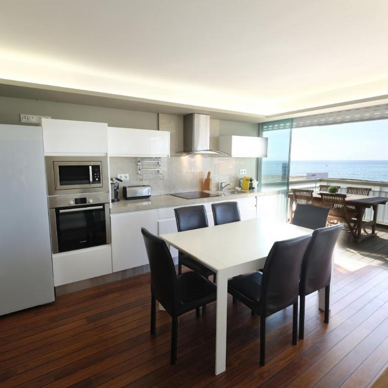 New Luxe Metropolitan - Apartment with Sea View - 9