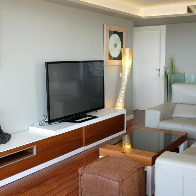New Luxe Metropolitan - Apartment with Sea View - 15