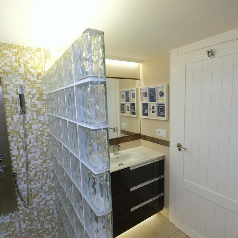 New Luxe Metropolitan - Apartment with Sea View - 26
