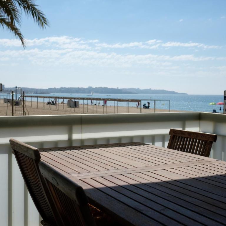 New Luxe Metropolitan - Apartment with Sea View - 31