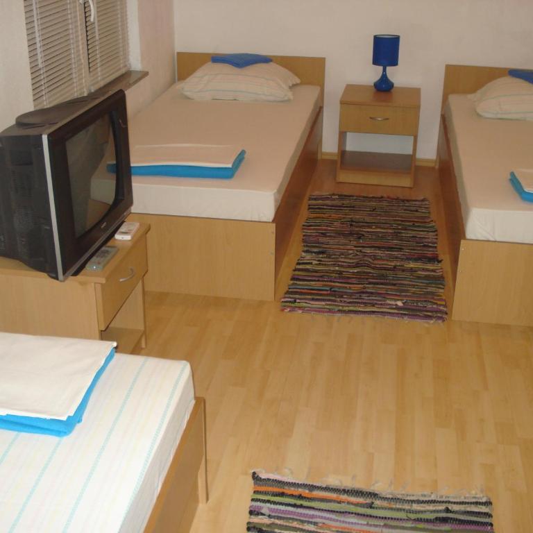 Hostel Hercegovina - Mixed Dormitory Room - 31