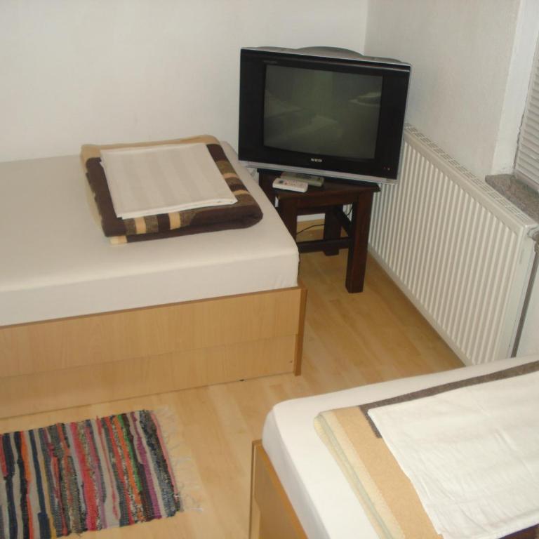 Hostel Hercegovina - Mixed Dormitory Room - 34