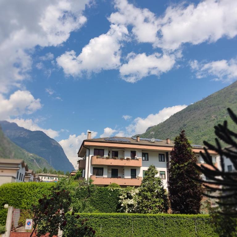 Tirano Express Luxury Appartamento rialzato con vista giardino, barbecue e comfort esclusivo - Appartement 4 Chambres de Luxe - 35