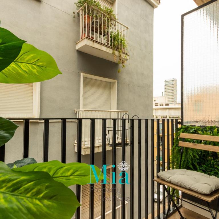 City and Beach Apartment - Three-Bedroom Apartment - 1