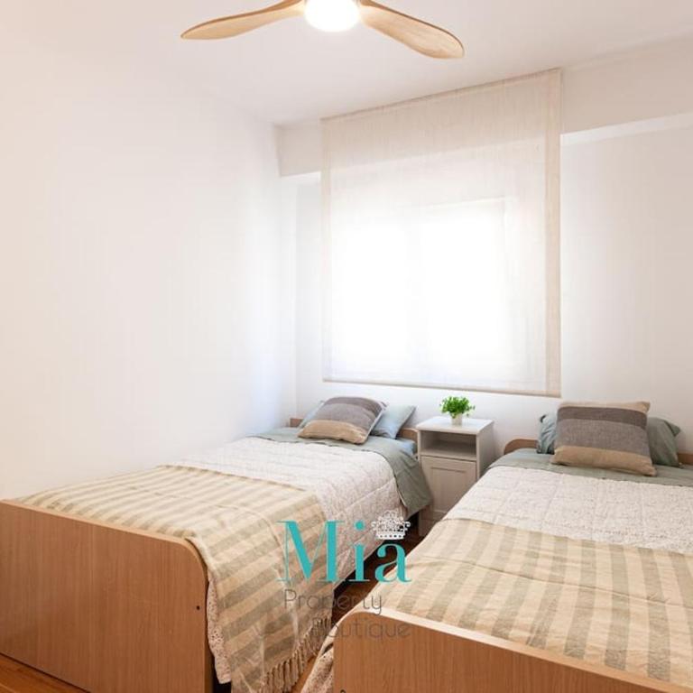 City and Beach Apartment - Three-Bedroom Apartment - 4