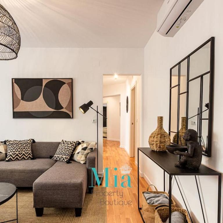 City and Beach Apartment - Three-Bedroom Apartment - 13