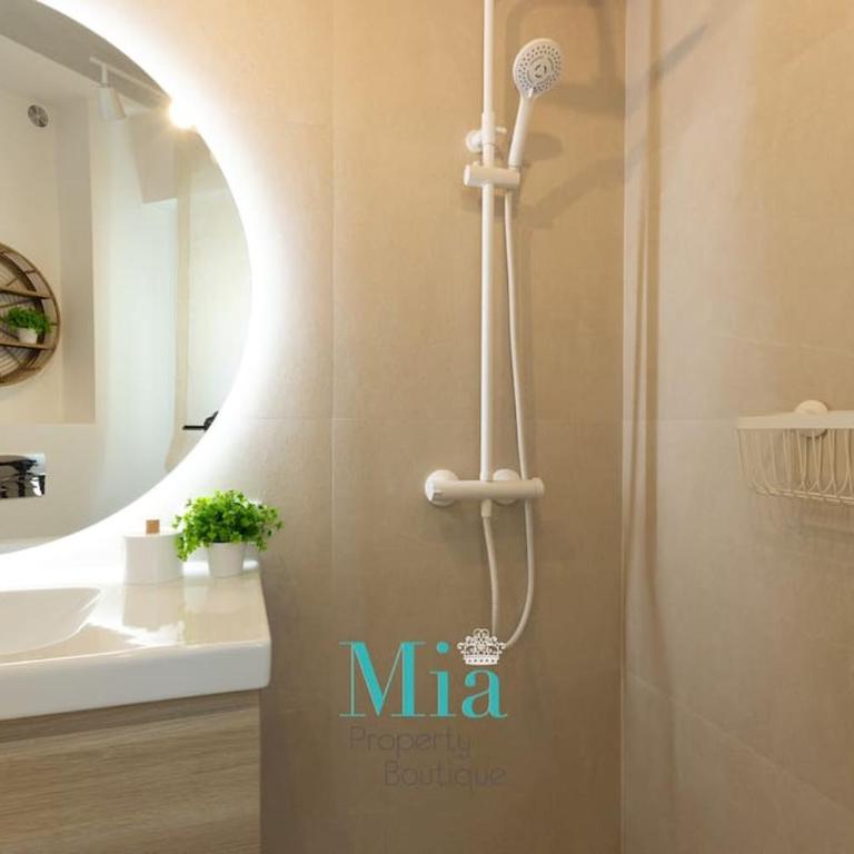 City and Beach Apartment - Three-Bedroom Apartment - 18