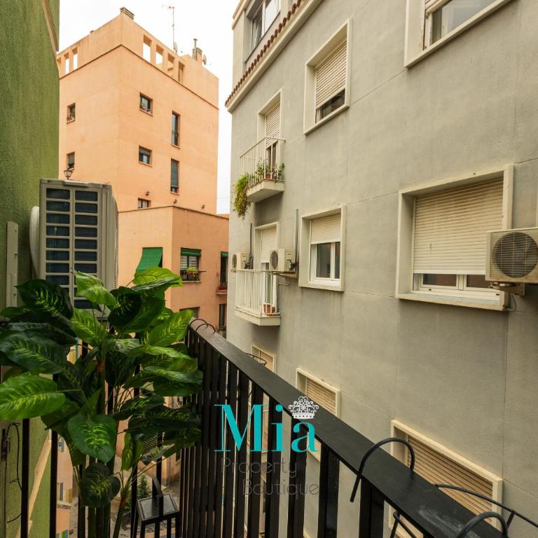 City and Beach Apartment - Three-Bedroom Apartment - 25
