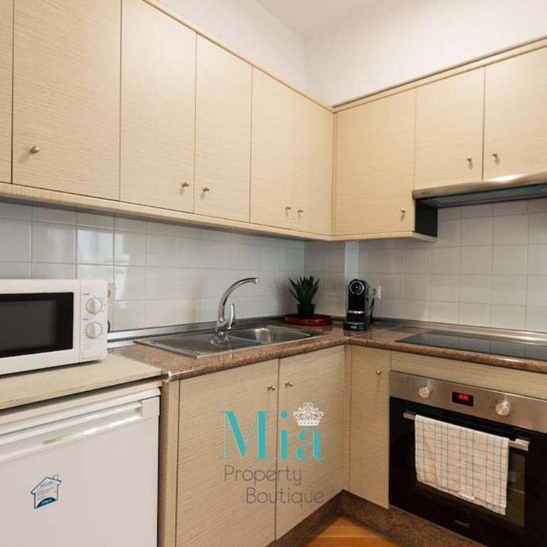 City and Beach Apartment - Three-Bedroom Apartment - 28