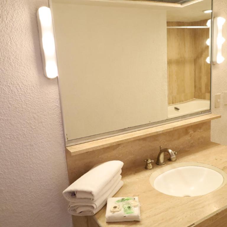 Hotel Grand Vista Cuernavaca - Standard Suite - 13