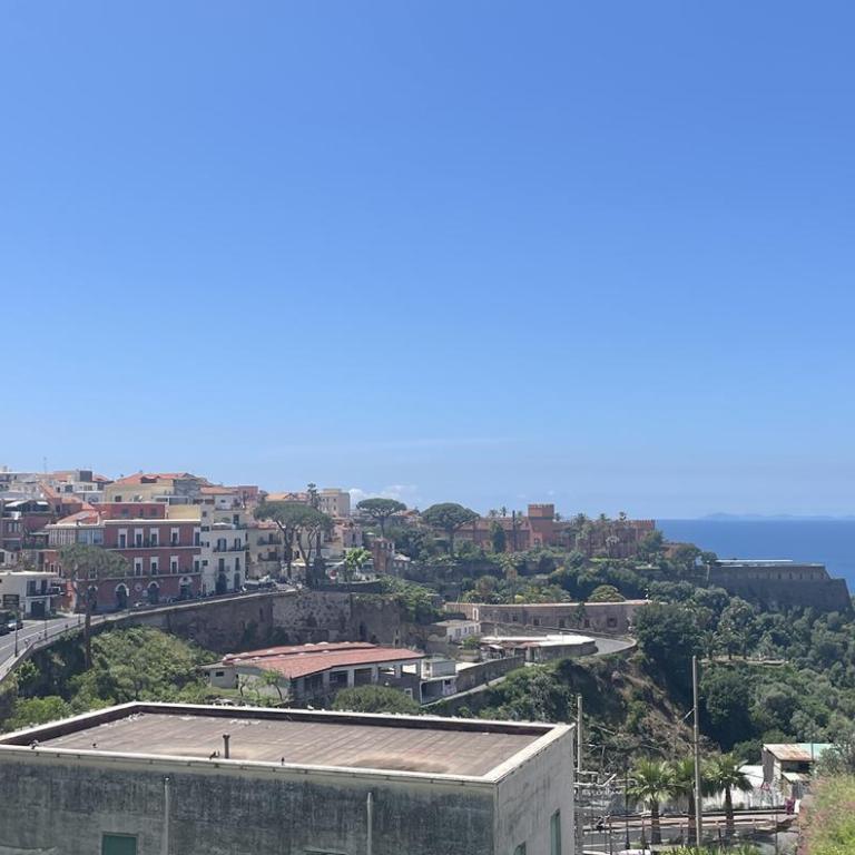 Vittoria Luxury Suite - Camera Tripla Superior con Vista Mare - 10