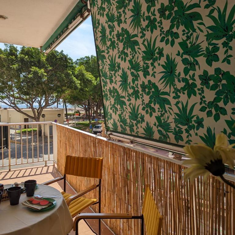 Terraza con vistas al mar Parking privado 120 mts, junto a la playa - Three-Bedroom Apartment - 17