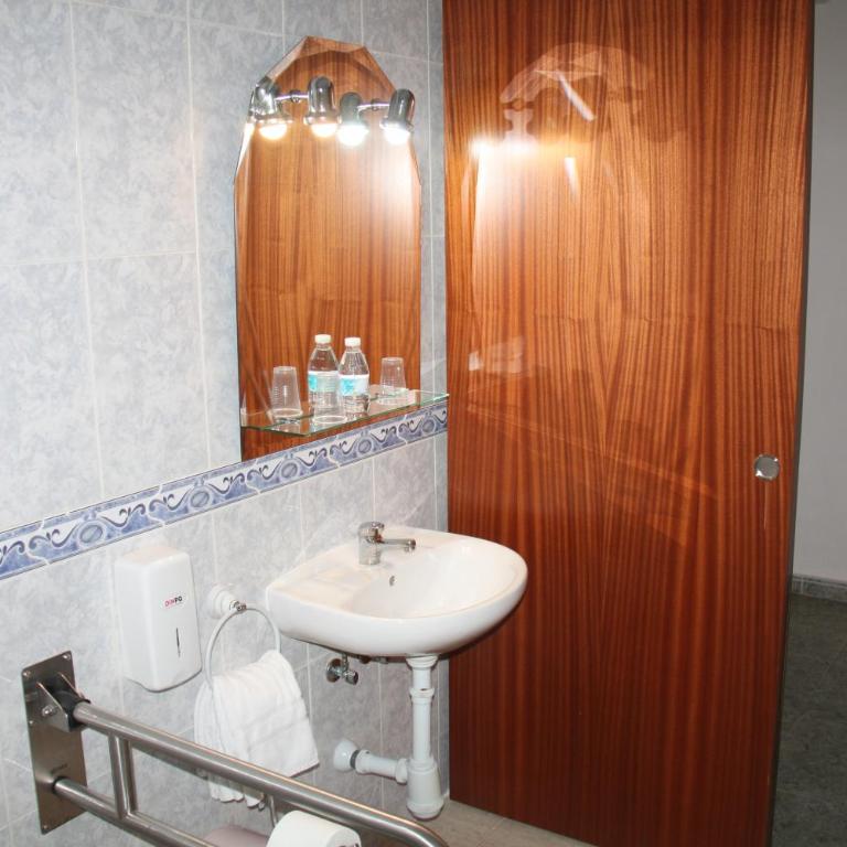 Hacienda Guadalquivir - Habitación adaptada para personas con movilidad reducida - Cama grande - 2