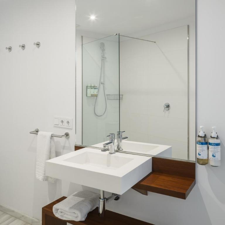 Numa Seville Molina - 3 Bedroom Apartment with Balcony - 9